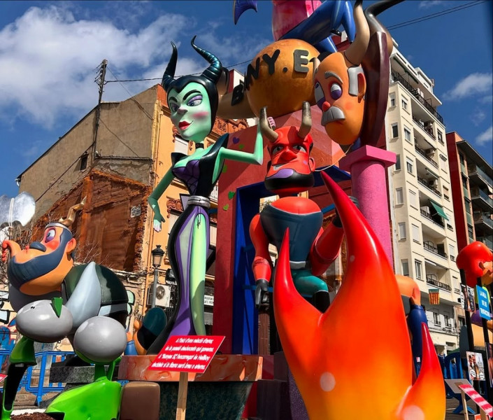 dissabte 15 de marcplanta de la nostra falla gran   societat contenta per abuncancia de cornamen  4   maximo ancho 2400 maxima altura 1800 