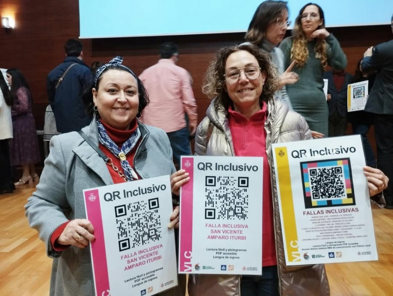 falla inclusiva ahir vam assistir al lliurament del material que formara part de la nostra fall  maximo ancho 2400 maxima altura 1800 