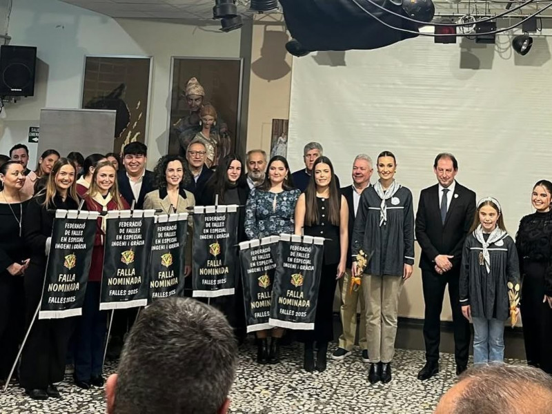 premi enginy i gracia  2   maximo ancho 2400 maxima altura 1800 